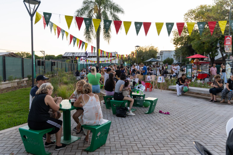 San Isidro inauguró la plazoleta “La Turena” en Martínez: un espacio verde de 1.200 m2 con historia barrial San Isidro inauguró la plazoleta “La Turena” en Martínez: un espacio verde de 1.200 m2 con historia barrial