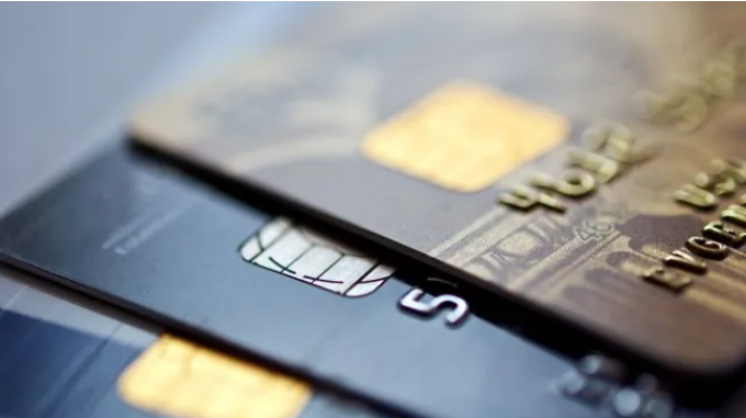 El consumo en la provincia de Buenos Aires acumula diez caídas consecutivas y las familias recurren cada vez más al crédito para cubrir gastos básicos El consumo en la provincia de Buenos Aires acumula diez caídas consecutivas y las familias recurren cada vez más al crédito para cubrir gastos básicos