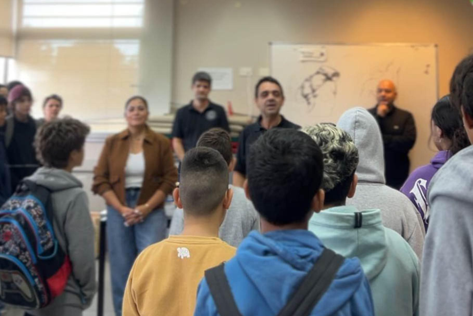 Tigre lanzó el Club de Robótica para jóvenes de entre 11 y 18 años en Rincón de Milberg Tigre lanzó el Club de Robótica para jóvenes de entre 11 y 18 años en Rincón de Milberg