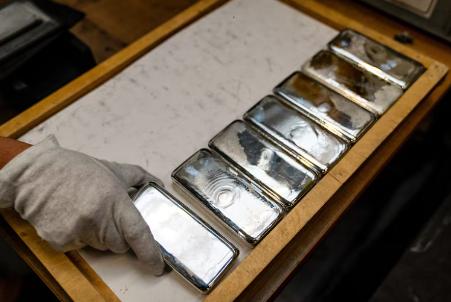 El mercado de la plata se encamina a su sexto déficit consecutivo en 2026