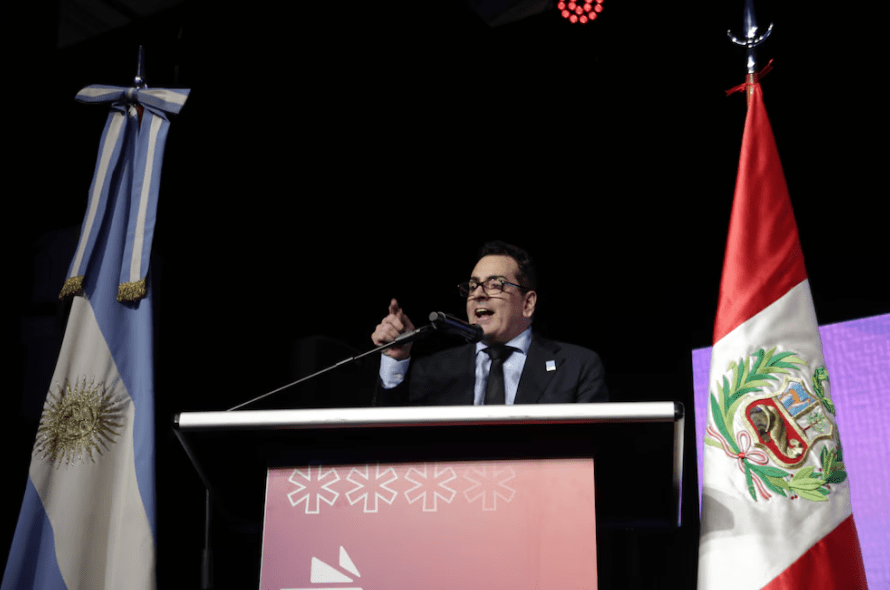 Abucheos y tensión política en la apertura de la Feria del Libro durante el discurso del secretario de Cultura