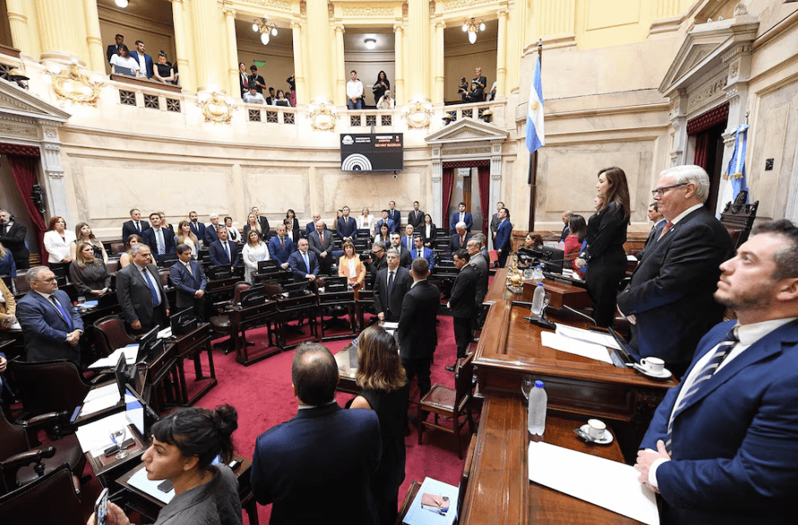 El radicalismo presentó una propuesta para reformar las PASO con voto optativo y sin financiamiento estatal