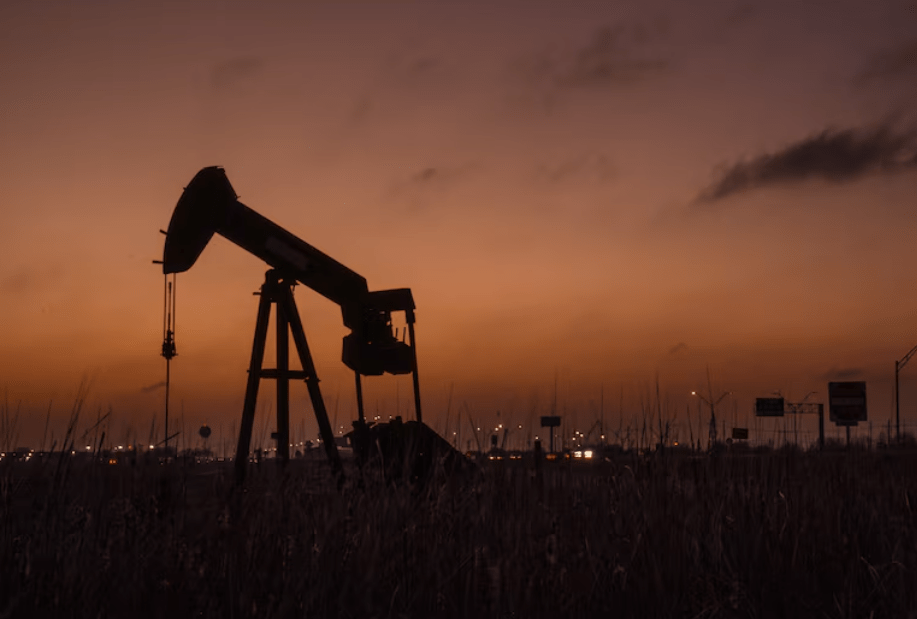 El petróleo vuelve a subir por el freno en las negociaciones con Irán y la crisis en el estrecho de Ormuz