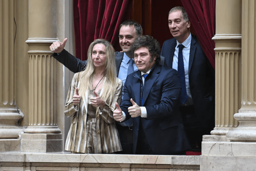 Manuel Adorni enfrenta una tensa exposición en Diputados mientras crecen las denuncias sobre su patrimonio