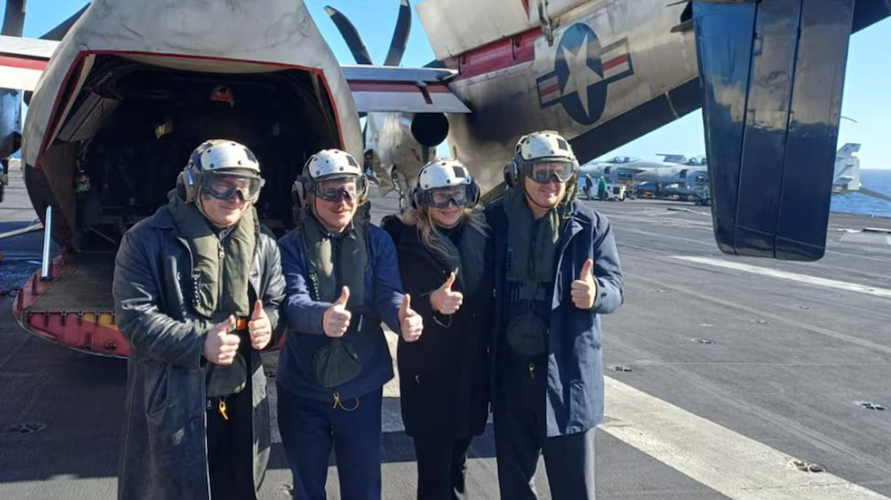 Milei participó de ejercicios navales con Estados Unidos a bordo del portaaviones USS Nimitz
