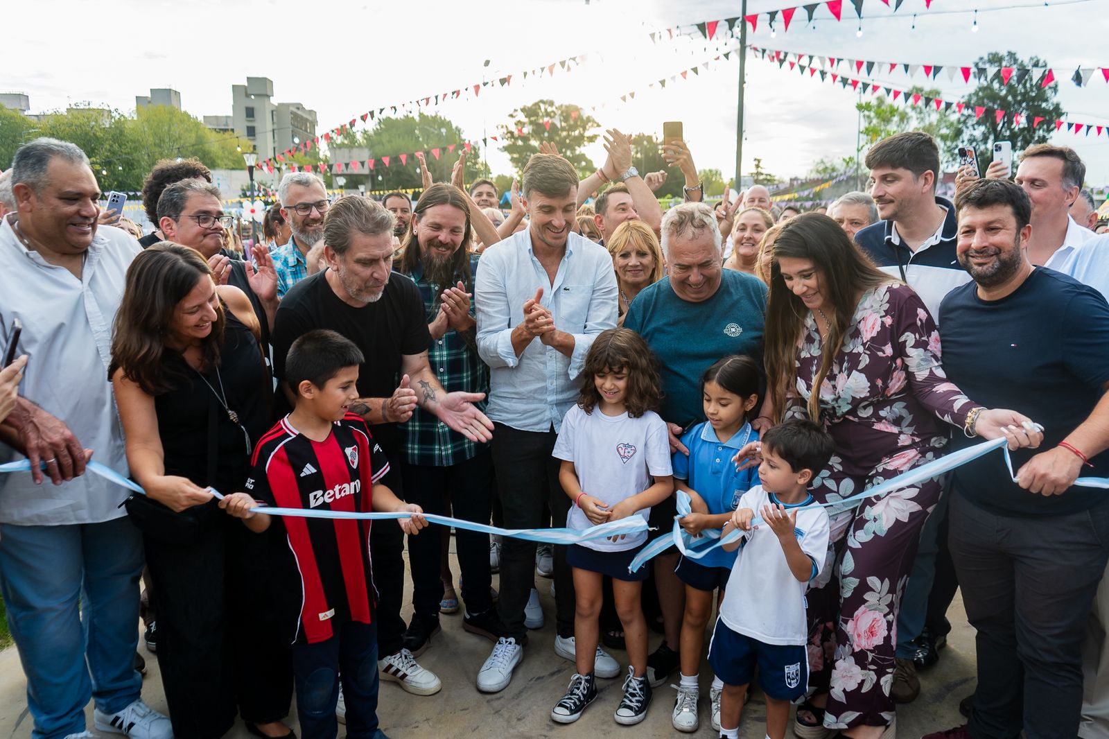 Morón inauguró la plaza Viejo Urbano y suma un nuevo espacio público en el centro