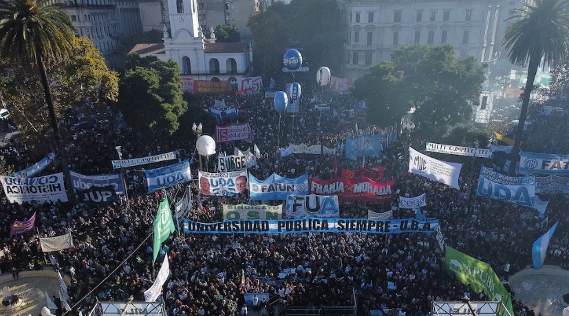 Masiva marcha universitaria reclamó al Gobierno que cumpla la ley de financiamiento