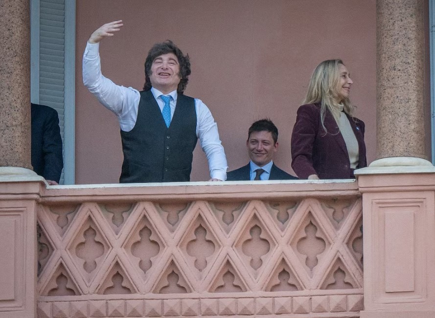 Milei buscó ordenar la interna libertaria con gestos públicos, aunque persisten las tensiones