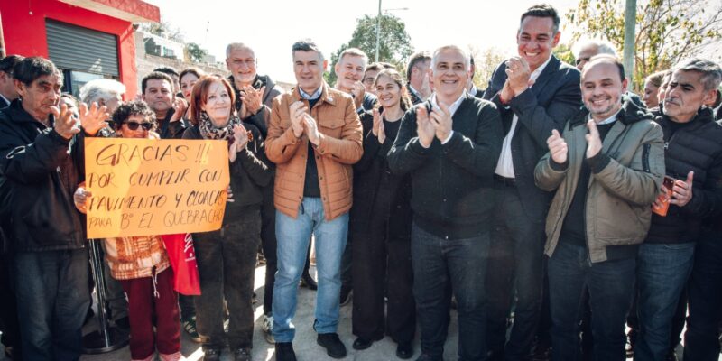 Passerini y Llaryora inauguraron obras de cloacas y pavimento en barrio El Quebracho Passerini y Llaryora inauguraron obras de cloacas y pavimento en barrio El Quebracho