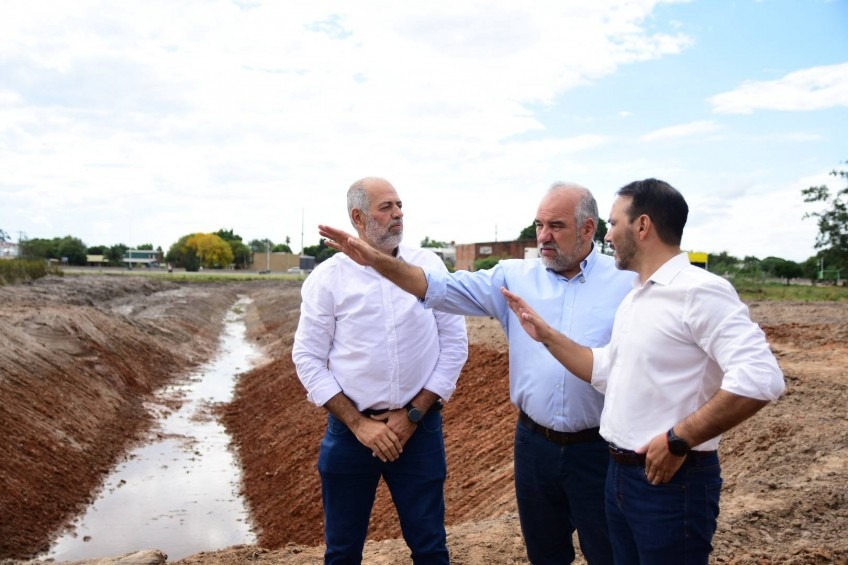 Avanza una obra clave de desagüe para reducir inundaciones en el barrio Ponce Avanza una obra clave de desagüe para reducir inundaciones en el barrio Ponce