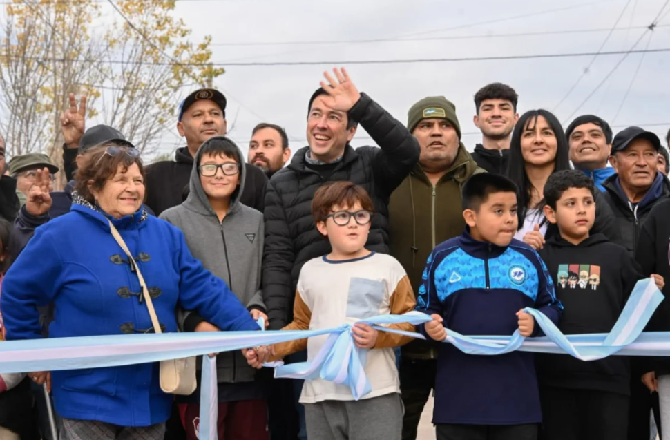 Nardini inauguró cinco nuevas cuadras que mejoran la conectividad entre Grand Bourg y Tierras Altas