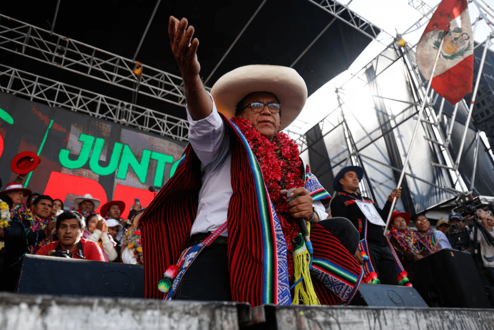 Roberto Sánchez cerró su campaña con un llamado a defender la democracia frente al avance del fujimorismo
