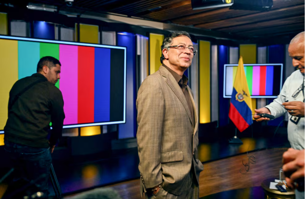 Petro celebra la ventaja de Roberto Sánchez y apuesta por recomponer los vínculos entre Colombia y Perú Petro celebra la ventaja de Roberto Sánchez y apuesta por recomponer los vínculos entre Colombia y Perú