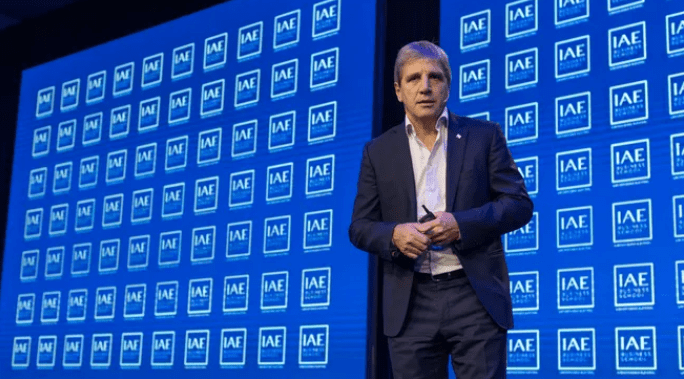 Caputo defendió el rumbo económico y afirmó que Argentina dejó atrás la restricción externa Caputo defendió el rumbo económico y afirmó que Argentina dejó atrás la restricción externa
