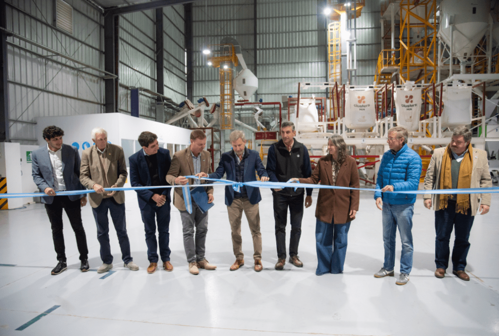 Frigerio inauguró una planta de alimentos balanceados y destacó el impulso a nuevas inversiones Frigerio inauguró una planta de alimentos balanceados y destacó el impulso a nuevas inversiones