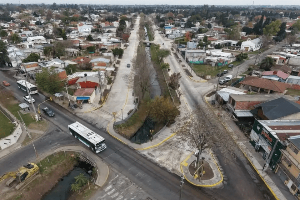 Nardini inauguró la repavimentación integral de la calle Hooke y mejoró la conectividad en Grand Bourg Nardini inauguró la repavimentación integral de la calle Hooke y mejoró la conectividad en Grand Bourg