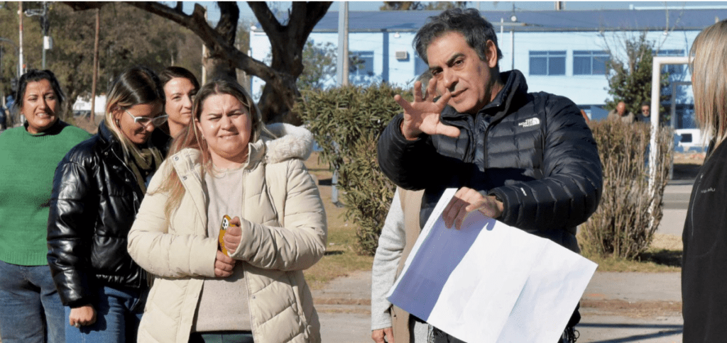 Hissa supervisó la renovación integral de la plaza del barrio AMEP
