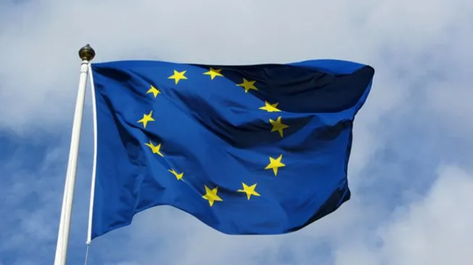 La Unión Europea activará el acuerdo comercial con Estados Unidos y busca avances con China