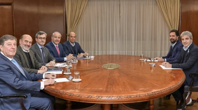La UIA impulsa un pacto fiscal industrial para bajar impuestos y se lo presentará a Caputo