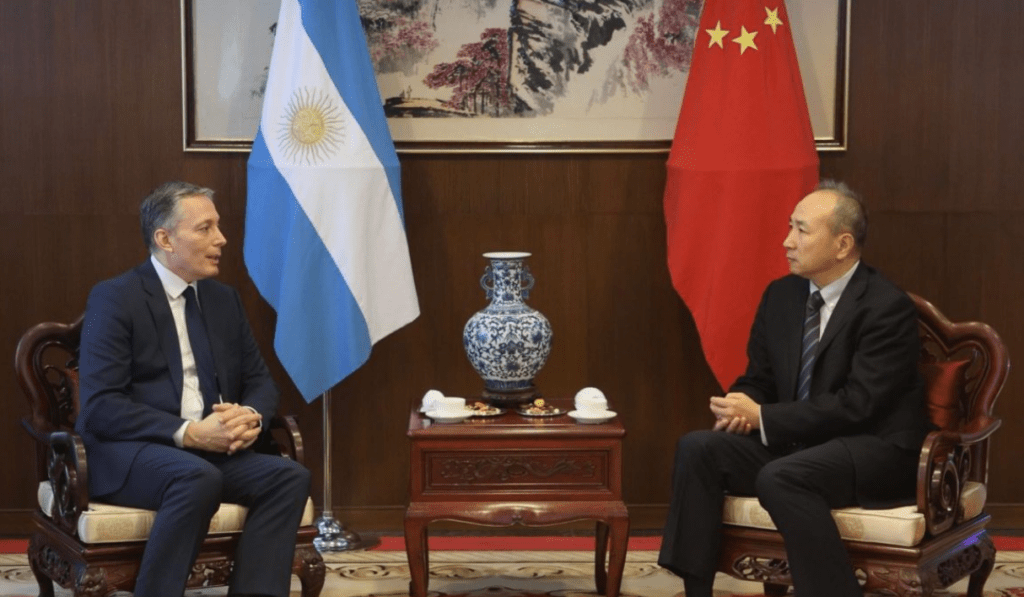 Esteban Echeverría busca atraer inversiones chinas y generar empleo local