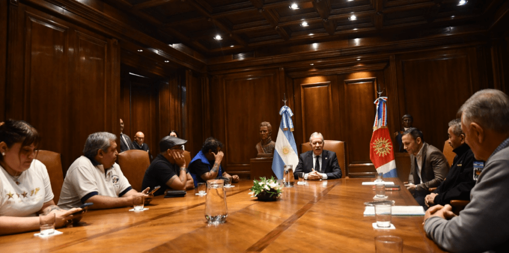 El gobernador Elías Suárez recibió a veteranos de Malvinas de La Matanza El gobernador Elías Suárez recibió a veteranos de Malvinas de La Matanza