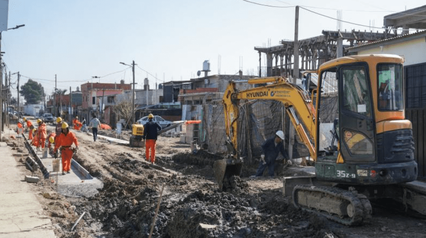 El Municipio de Lomas de Zamora avanza con obras hídricas y viales en el barrio El Paredón El Municipio de Lomas de Zamora avanza con obras hídricas y viales en el barrio El Paredón