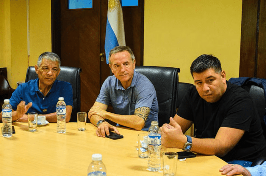 La CGT acusó al Gobierno de buscar “un show” y se retiró del Consejo del Salario Mínimo La CGT acusó al Gobierno de buscar “un show” y se retiró del Consejo del Salario Mínimo
