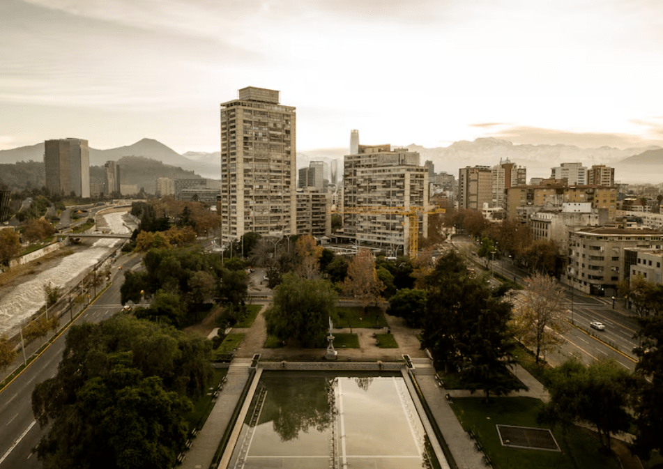 Inversores chilenos asumen más riesgo en bonos corporativos ante expectativas de reactivación económica Inversores chilenos asumen más riesgo en bonos corporativos ante expectativas de reactivación económica