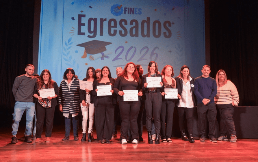 Plan FinEs: 85 estudiantes cumplieron el sueño de terminar el secundario en Escobar Plan FinEs: 85 estudiantes cumplieron el sueño de terminar el secundario en Escobar