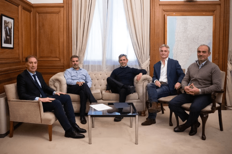 El Gobierno desestima las críticas de Lacunza y apela a una postura previa de Macri para buscar apoyo con la reforma electoral El Gobierno desestima las críticas de Lacunza y apela a una postura previa de Macri para buscar apoyo con la reforma electoral