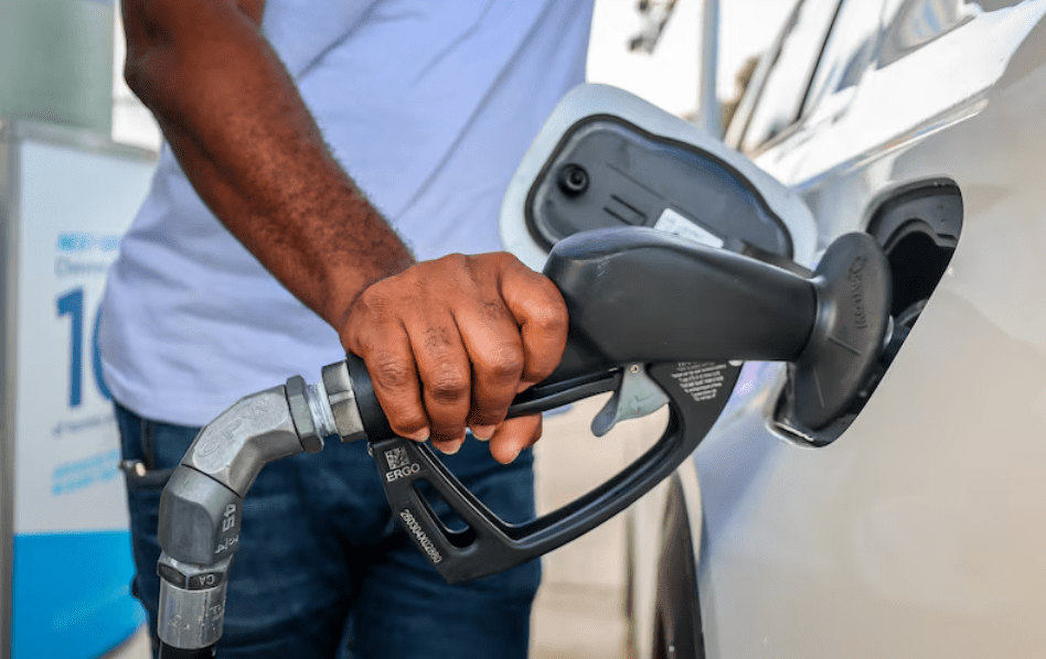 Goldman advierte que el petróleo podría llegar a u$s 120 si se intensifican ataques en Medio Oriente