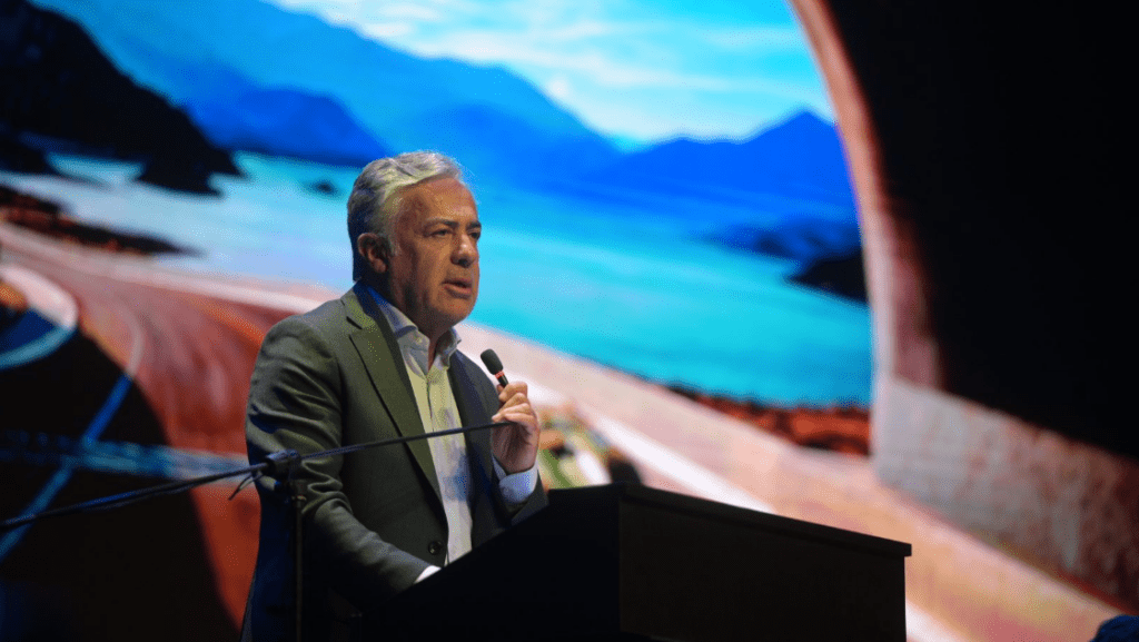 Mendoza reúne al sector vial en el XIX Congreso Argentino de Vialidad y Tránsito Mendoza reúne al sector vial en el XIX Congreso Argentino de Vialidad y Tránsito