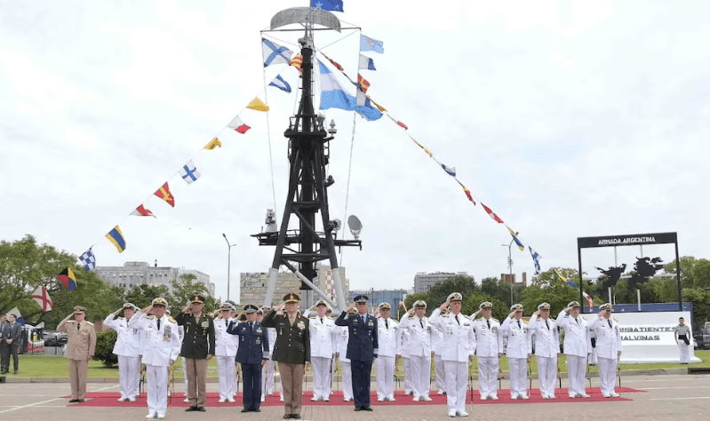 Sobresueldos en la Armada: el hallazgo fortuito que destapó una trama para desviar casi .000 millones Sobresueldos en la Armada: el hallazgo fortuito que destapó una trama para desviar casi .000 millones