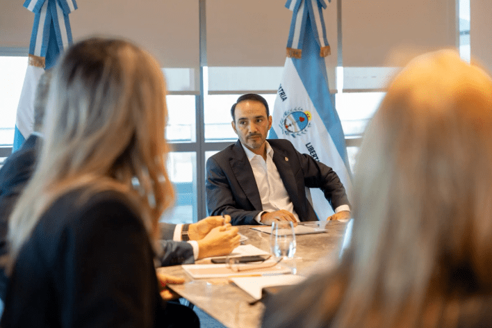 Valdés anunció nuevos programas de vivienda y la modernización del INVICO Valdés anunció nuevos programas de vivienda y la modernización del INVICO