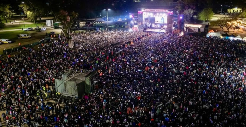 45 mil personas disfrutaron del Festival Urbano de Moreno 45 mil personas disfrutaron del Festival Urbano de Moreno