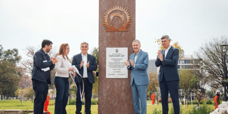 Passerini, Llaryora y Schiaretti inauguraron el Parque Papa León XIV Passerini, Llaryora y Schiaretti inauguraron el Parque Papa León XIV