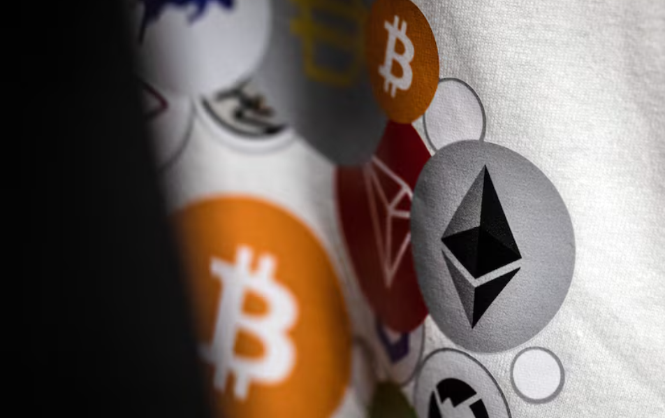 Bitcoin cae 1,6% hasta US.882 mientras el dólar y los bonos presionan a las criptomonedas