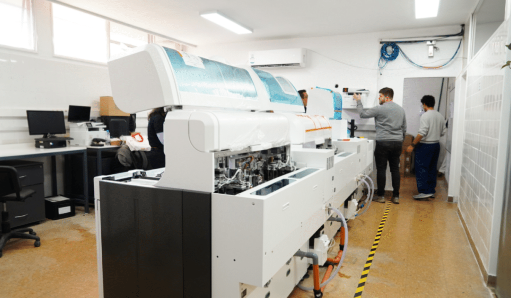 Esteban Echeverria: Avanza la modernización del laboratorio del Hospital Santamarina