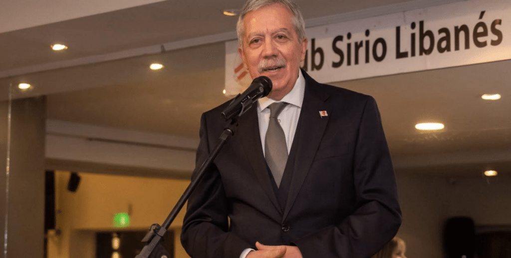 El gobernador Elías Suárez recibió la Distinción Ugarit en la categoría Política