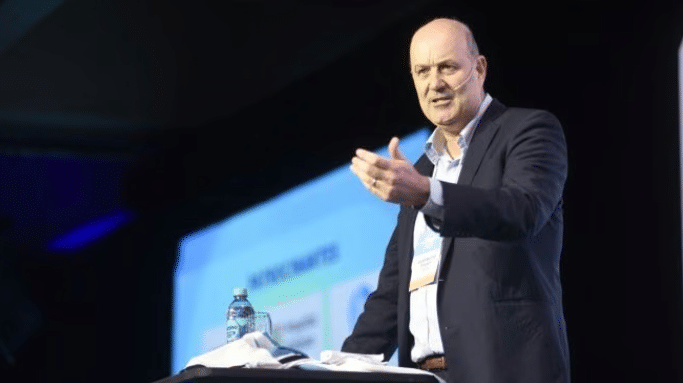 Federico Sturzenegger destacó en París el crecimiento de las exportaciones y defendió el rumbo económico Federico Sturzenegger destacó en París el crecimiento de las exportaciones y defendió el rumbo económico