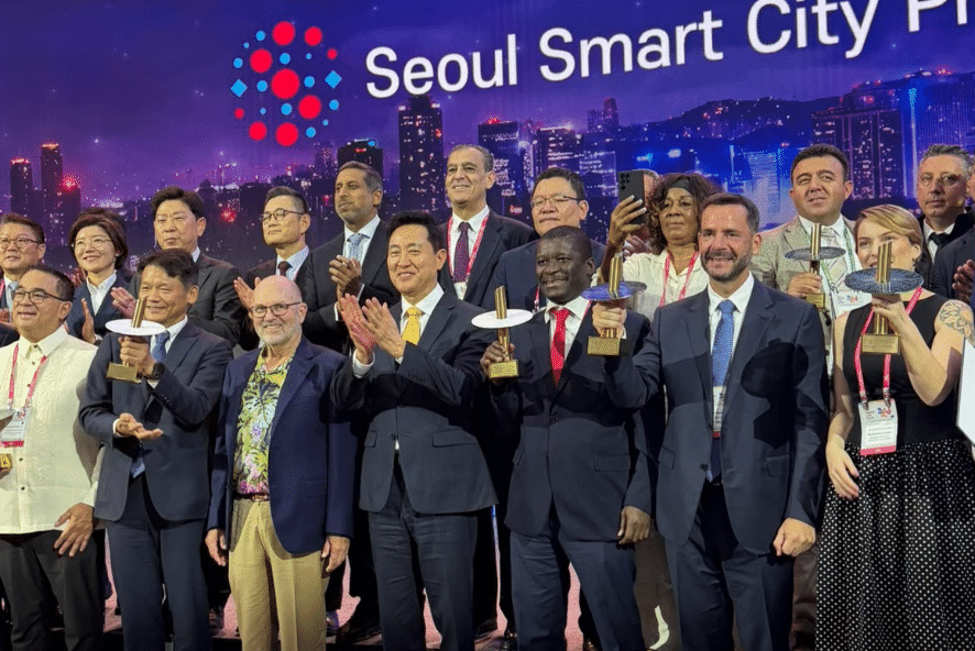 Ariel Sujarchuk ganó el Seoul Smart City Prize en Corea del Sur por su liderazgo en gobernanza e inteligencia artificial