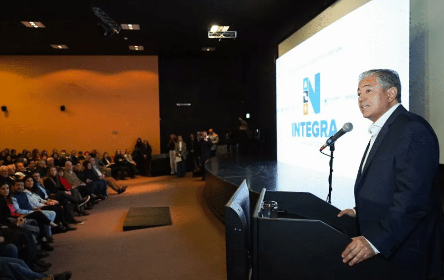 Provincia y municipio llevarán los servicios al 100% de las familias de Neuquén Capital Provincia y municipio llevarán los servicios al 100% de las familias de Neuquén Capital