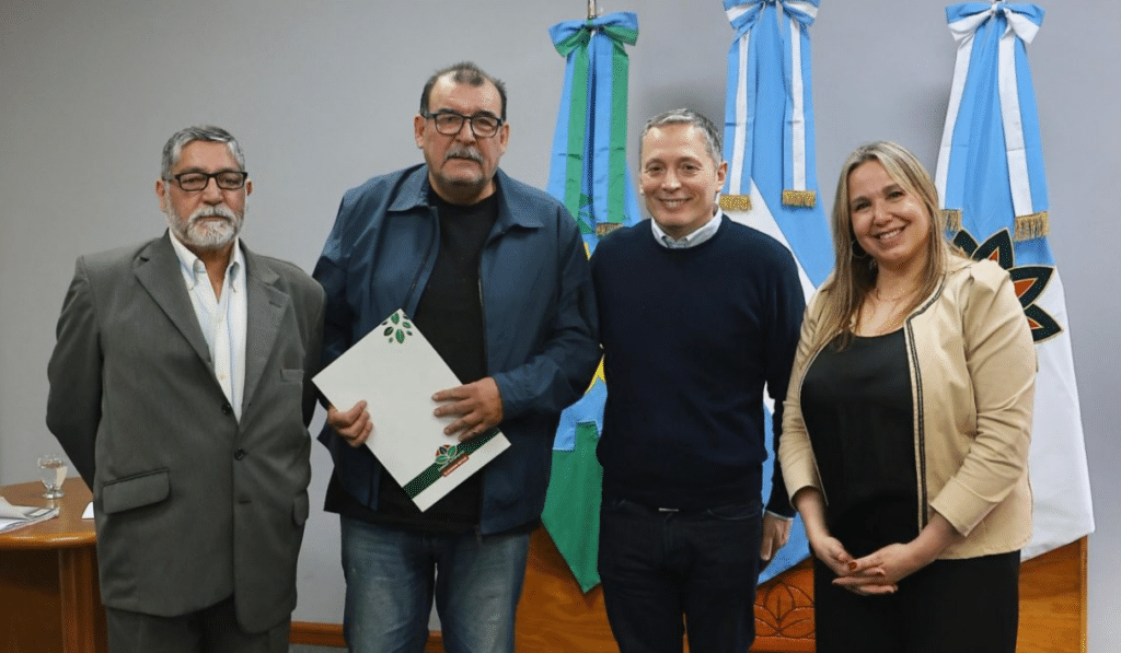 Fernando Gray se reunió con representantes del Centro de Residentes Chilenos Arturo Prat
