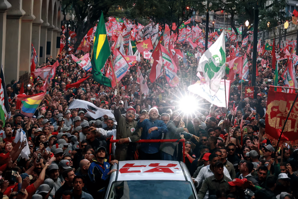 Lula abrió su secreto bancario y retó a Bolsonaro a hacer lo mismo antes del balotaje Lula abrió su secreto bancario y retó a Bolsonaro a hacer lo mismo antes del balotaje