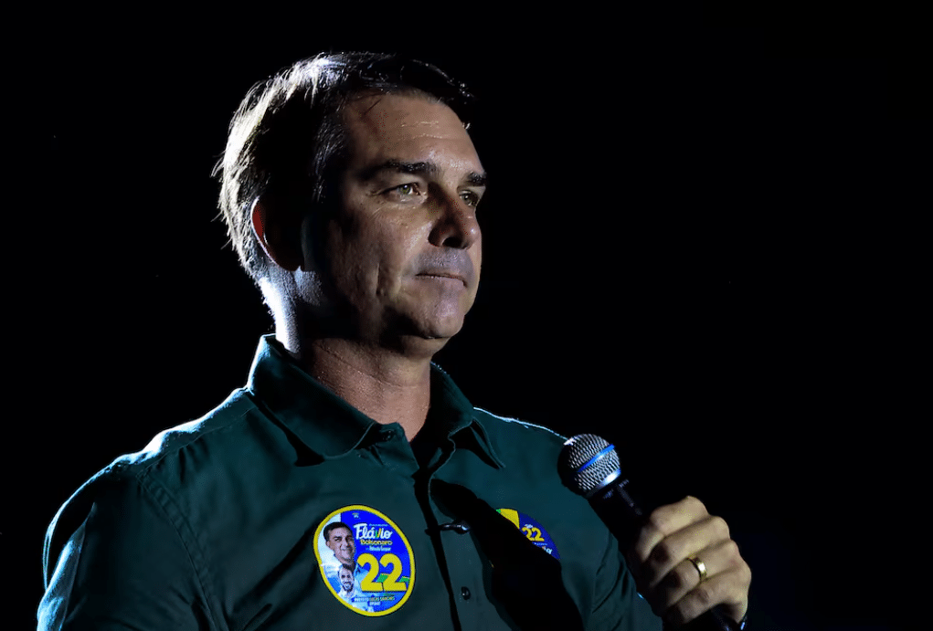 Piden la prisión preventiva de Flávio Bolsonaro y que Interpol emita una alerta roja Piden la prisión preventiva de Flávio Bolsonaro y que Interpol emita una alerta roja