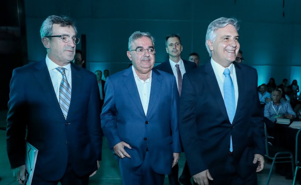 Llaryora pidió un régimen de incentivos para las pymes: “Necesitamos un RIGI que permita que la industria pueda sobrevivir” Llaryora pidió un régimen de incentivos para las pymes: “Necesitamos un RIGI que permita que la industria pueda sobrevivir”
